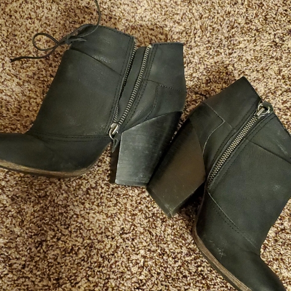 Mia Limited Edition black bootie - Picture 7 of 8